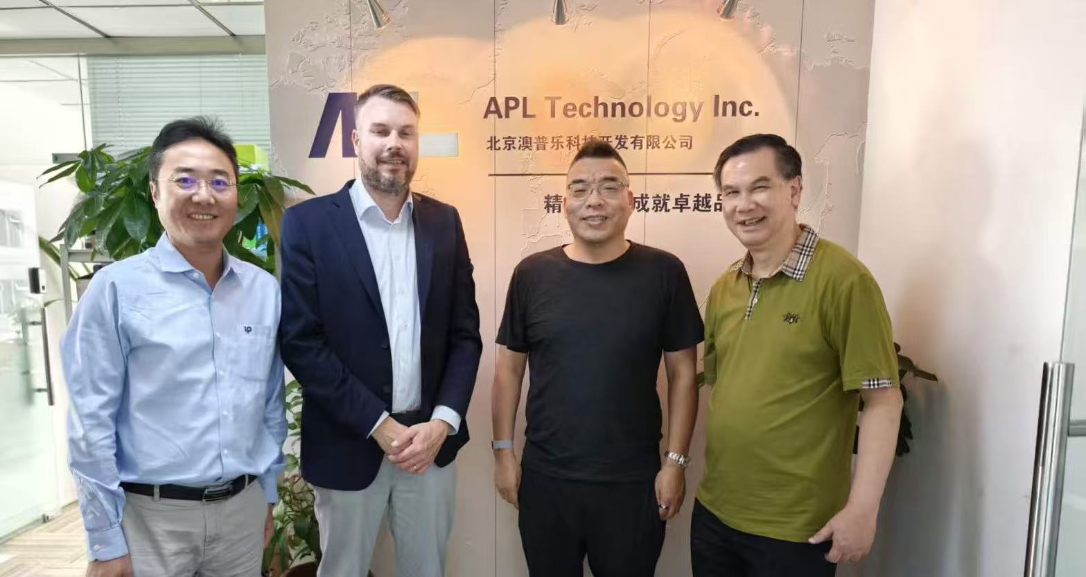 芬兰 ACA Systems 公司一行到访澳普乐公司合影留念